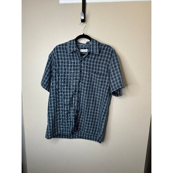 Michael Brandon Men's Blue Striped Shirt size Medium short sleeve collared - Picture 1 of 6